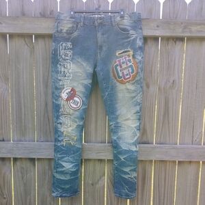 Trendy Distressed Men's Jeans with Patches